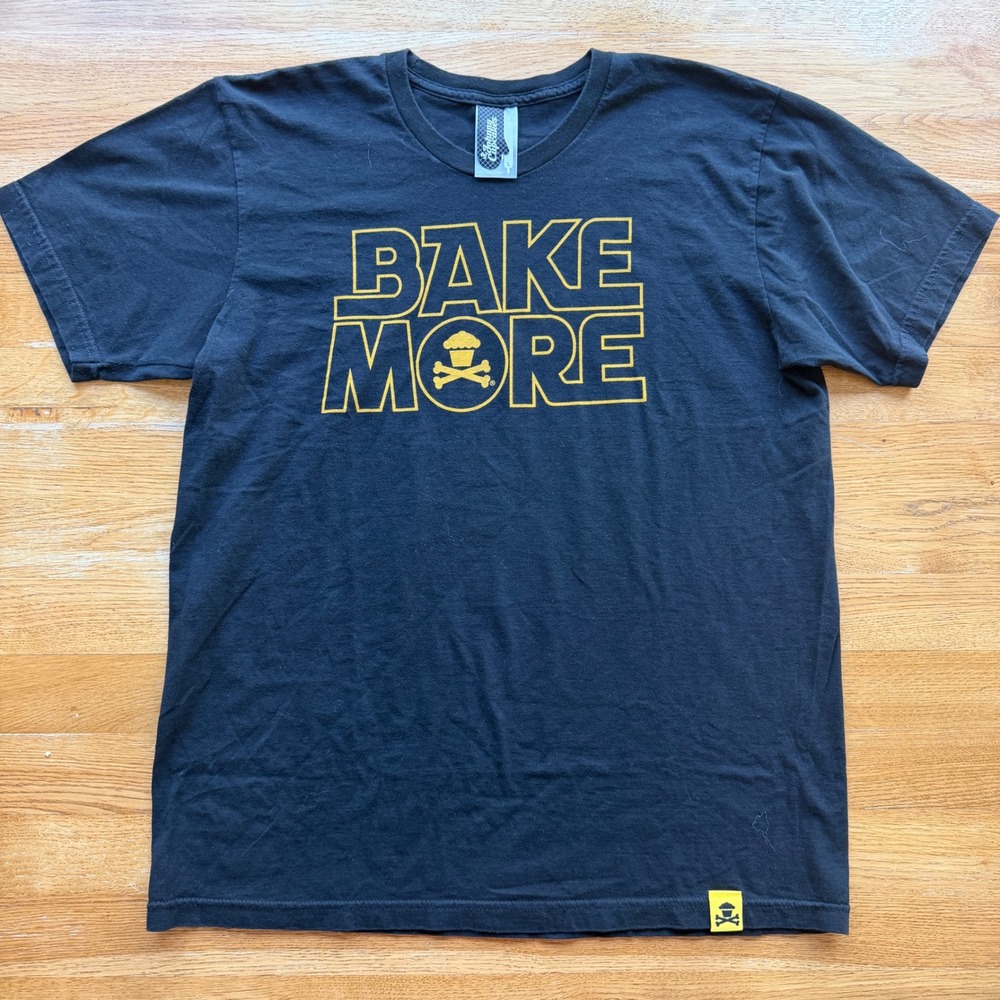 Johnny Cupcakes Bake More Star Wars Parody Graphic T-Shirt Black Yellow Mens L